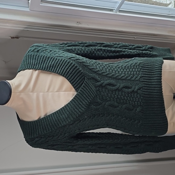 🙋🏻Green sweater💚 - Picture 1 of 5